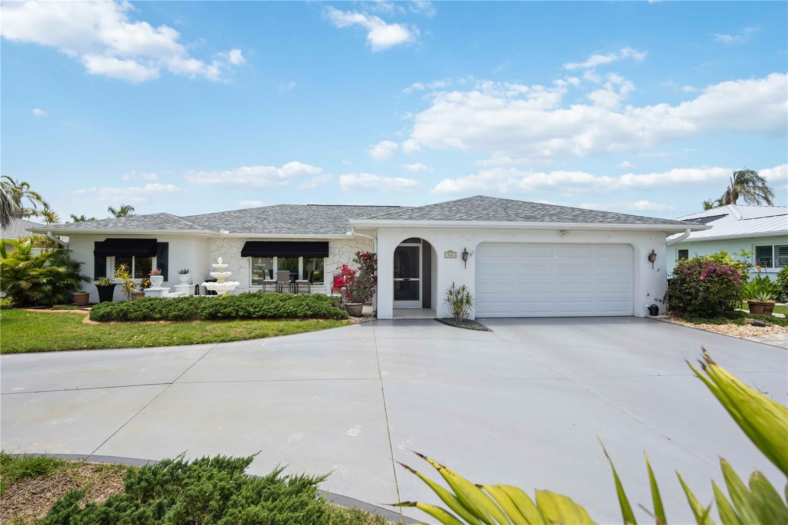 965 E Gondola Dr, Venice, FL 34293