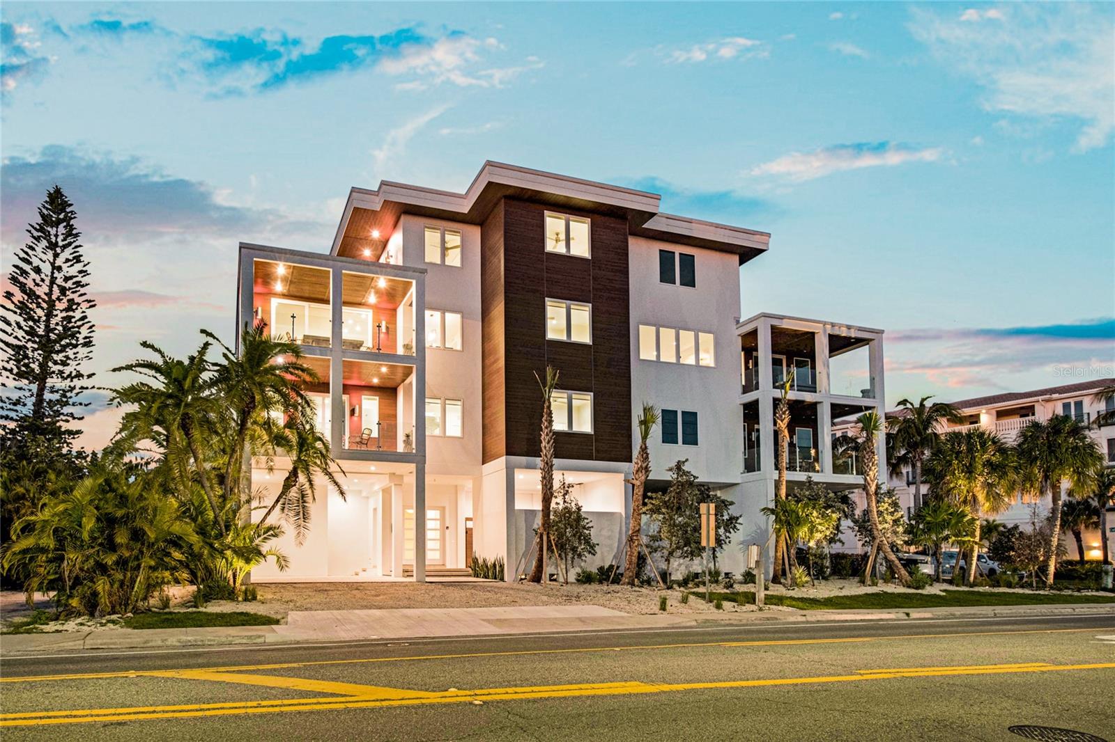 329 Beach Rd #A, Sarasota, FL 34242