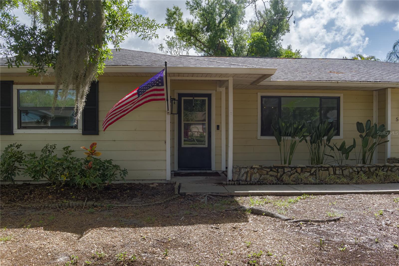 5012 Woodlawn Cir W, Palmetto, FL 34221
