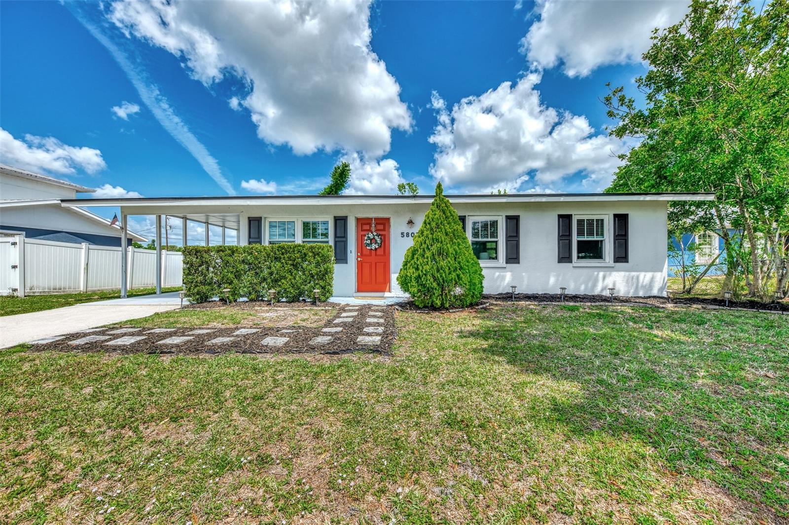 5807 28th Avenue Dr E, Bradenton, FL 34208