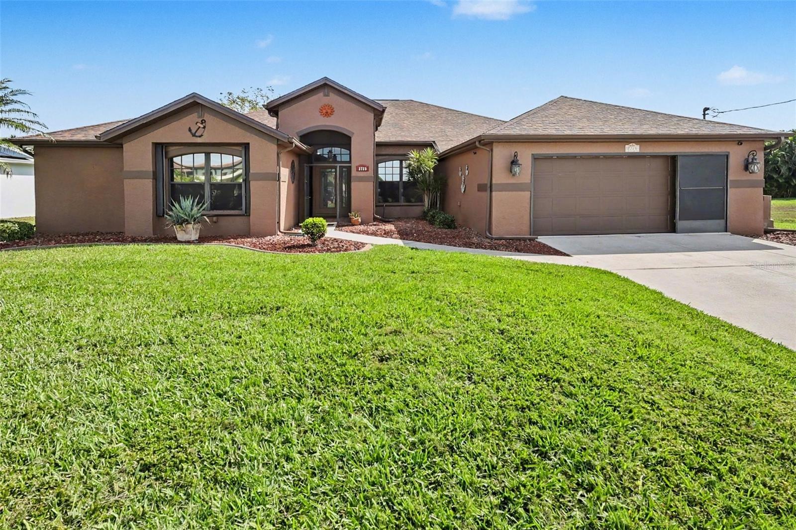 2725 Sw 28th Pl, Cape Coral, FL 33914
