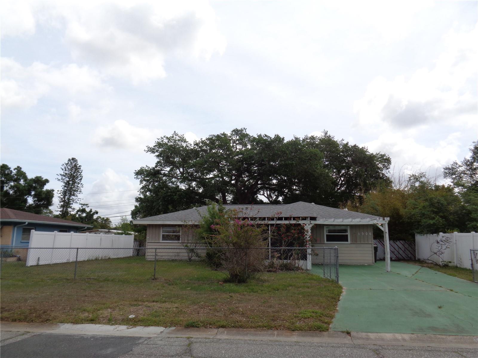 1906 Dudley Pl, Sarasota, FL 34235