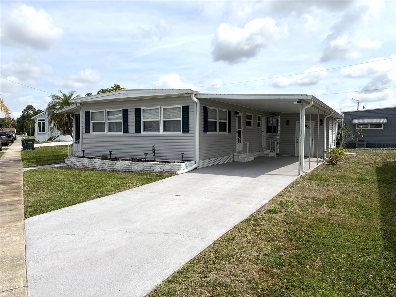 5308 Tri Par Dr, Sarasota, FL 34234