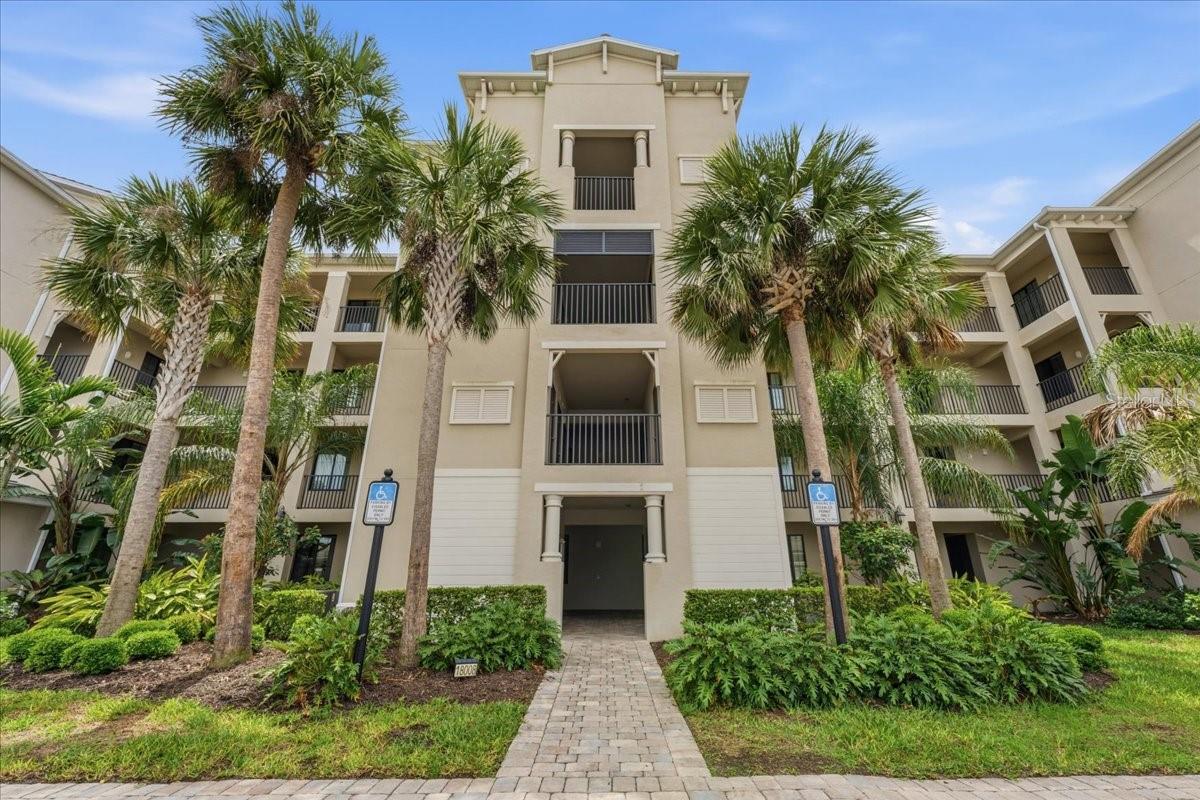 18008 Gawthrop Dr #104, Bradenton, FL 34211