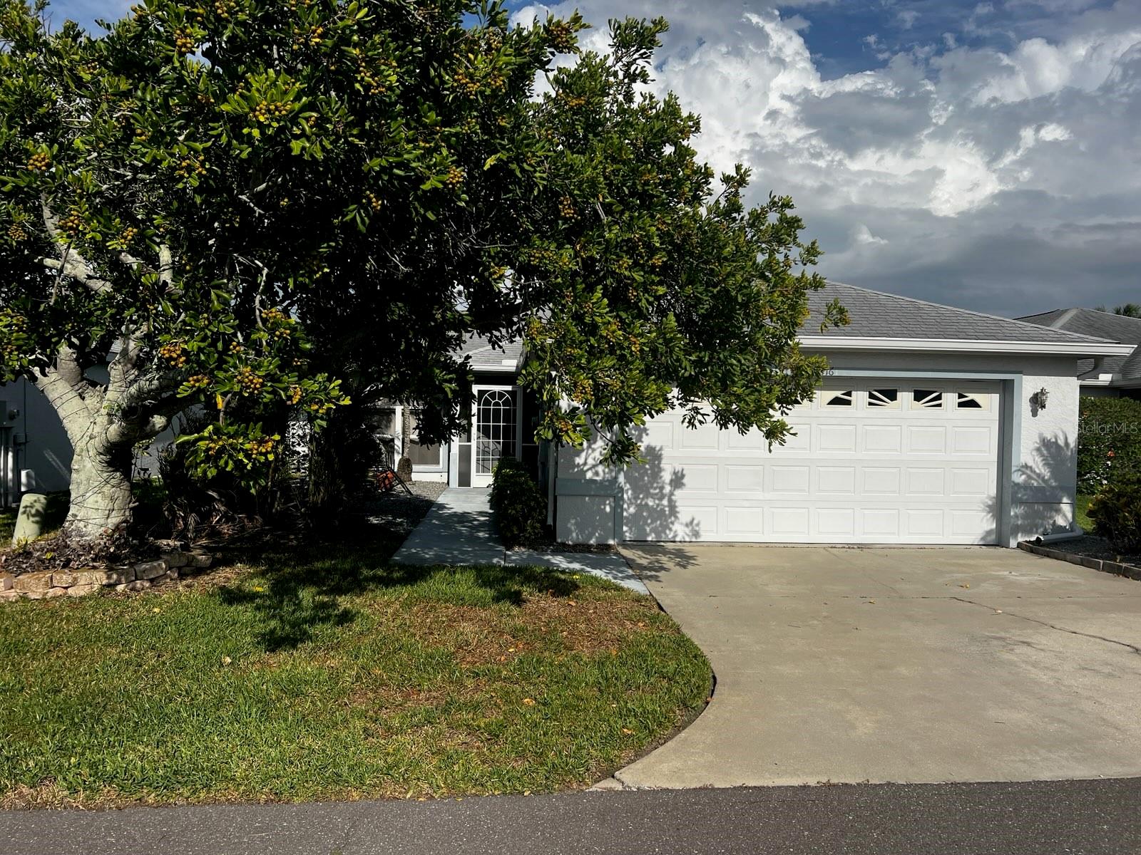 2416 Waterford Ct, Palmetto, FL 34221
