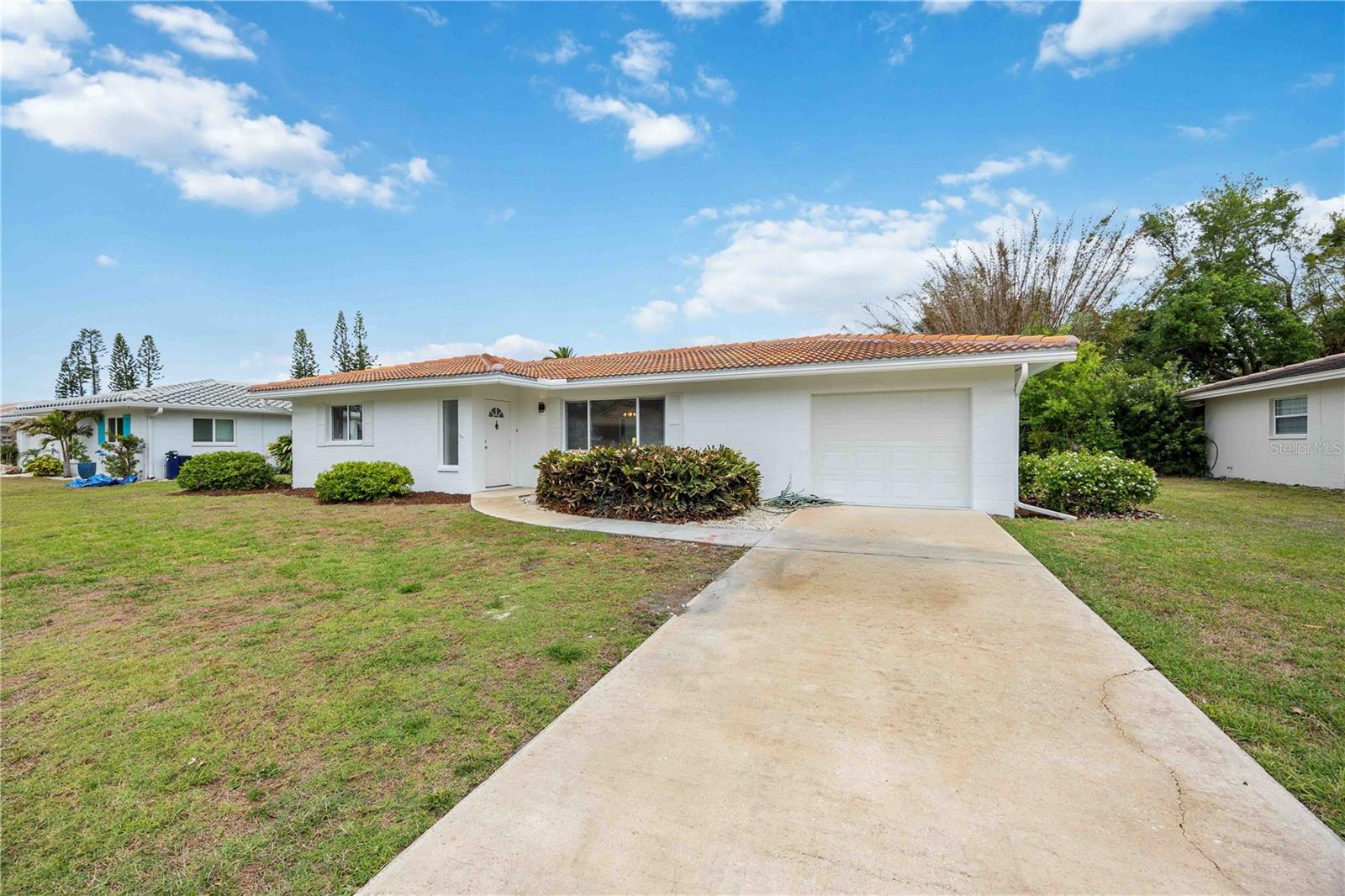 2501 Cass St, Sarasota, FL 34231