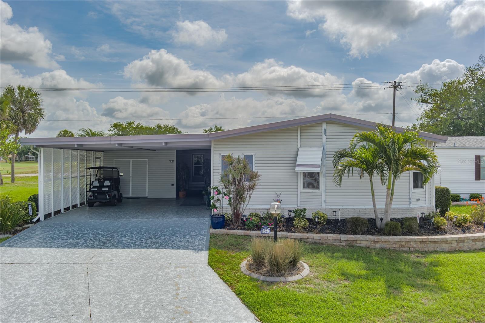 8520 Countess Avenue Cir, Palmetto, FL 34221