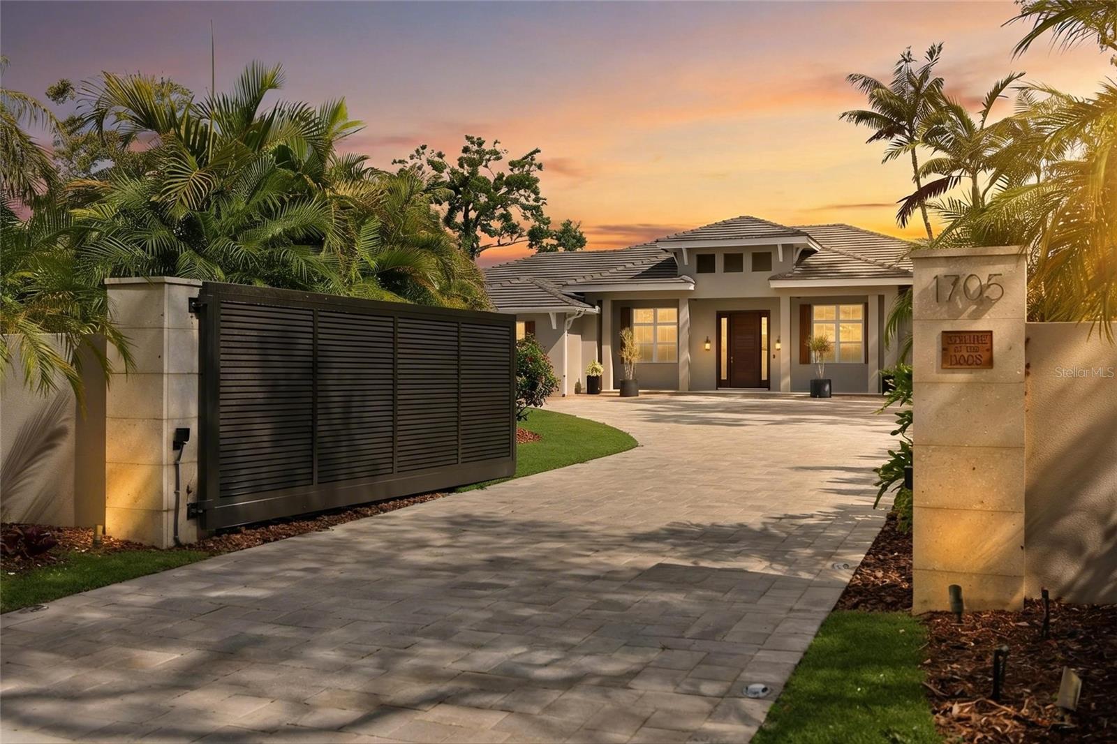 1705 Wisconsin Ln, Sarasota, FL 34239