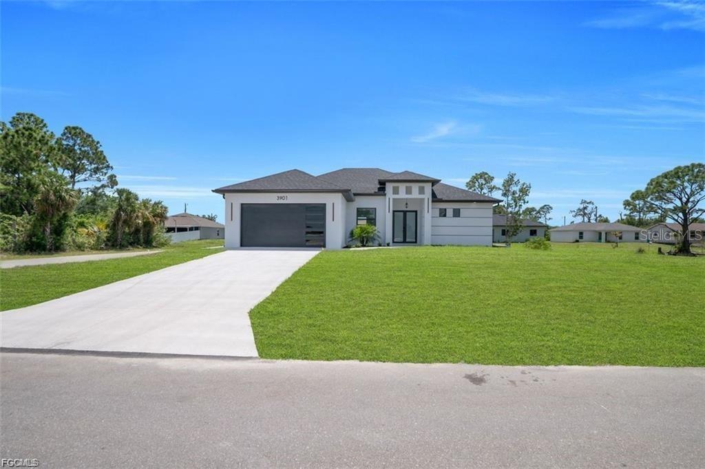 3901 3rd St Sw, Lehigh Acres, FL 33976