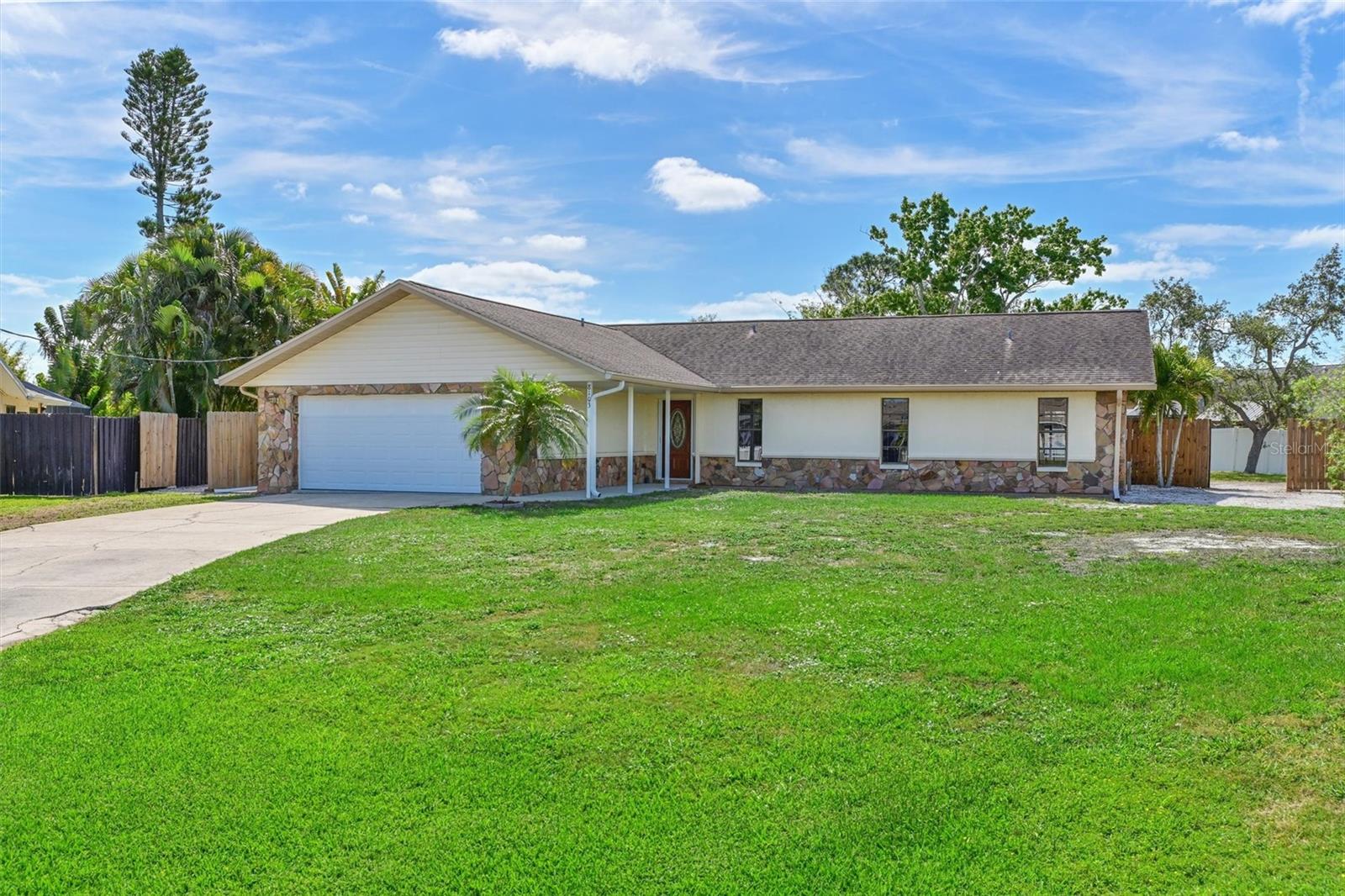 8103 13th Ave Nw, Bradenton, FL 34209