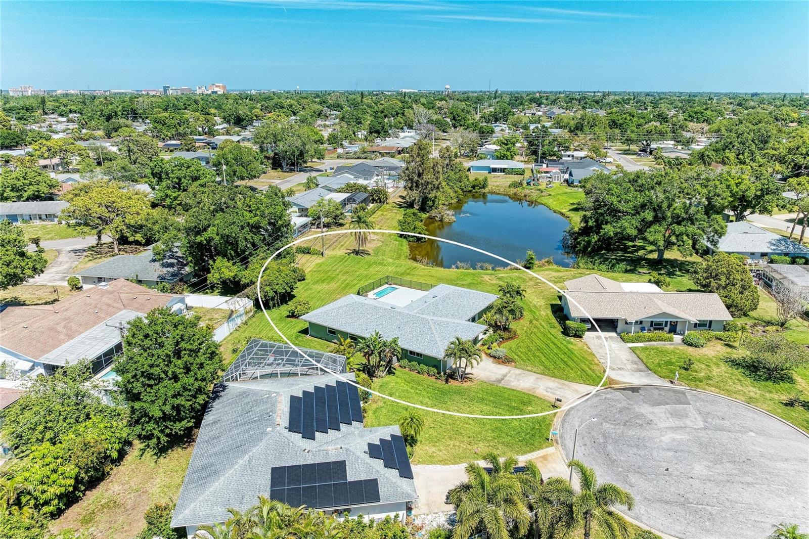 1907 37th St W, Bradenton, FL 34205