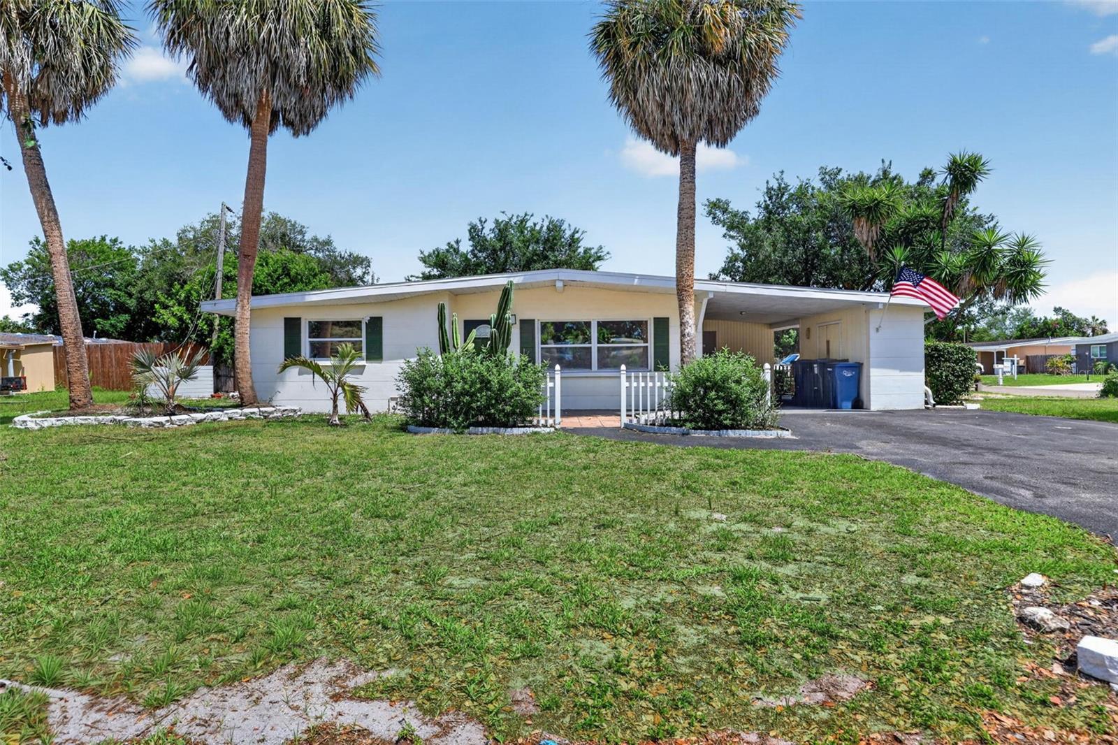 5828 22nd St W, Bradenton, FL 34207