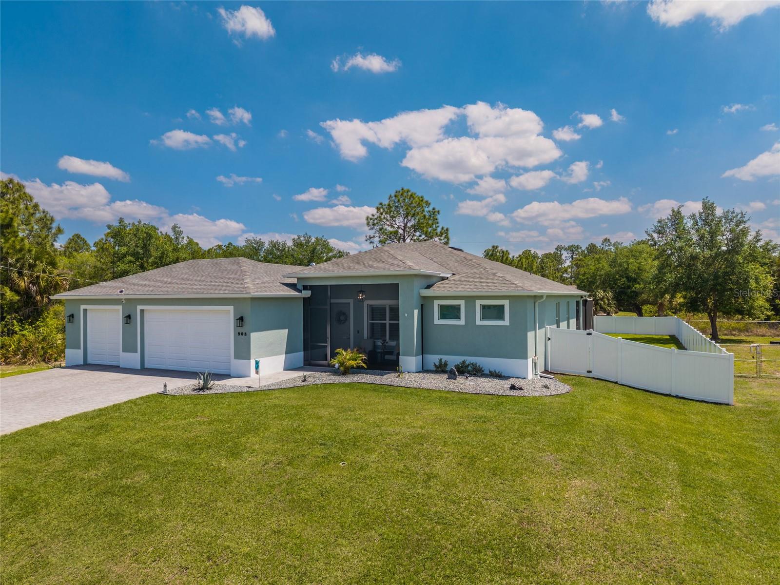 908 Hibiscus Ave, Lehigh Acres, FL 33972