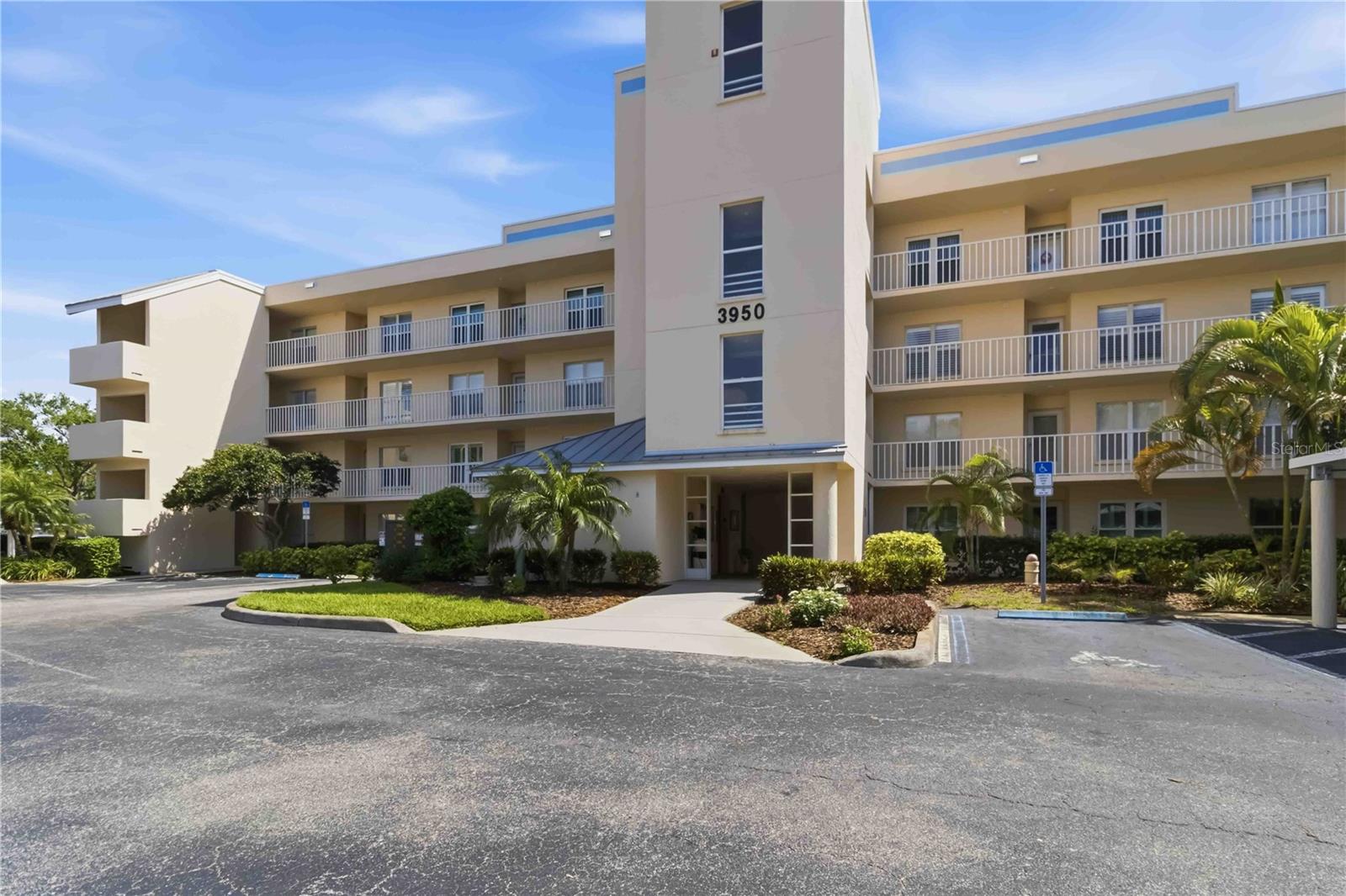 3950 Ironwood Cir #205, Bradenton, FL 34209