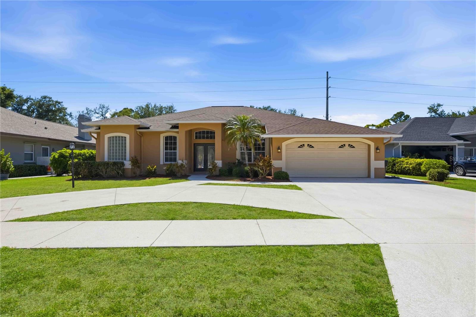 562 Oak Bay Dr, Osprey, FL 34229