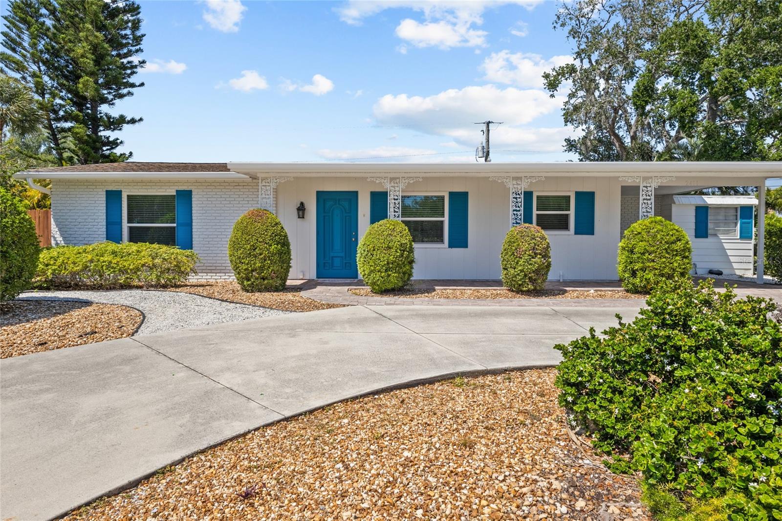 2411 Gulf Gate Dr, Sarasota, FL 34231