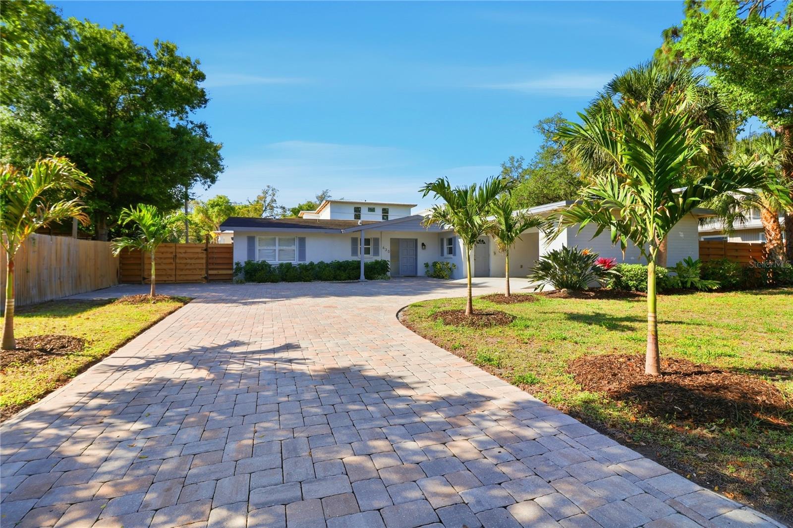 630 Corwood Dr, Sarasota, FL 34234