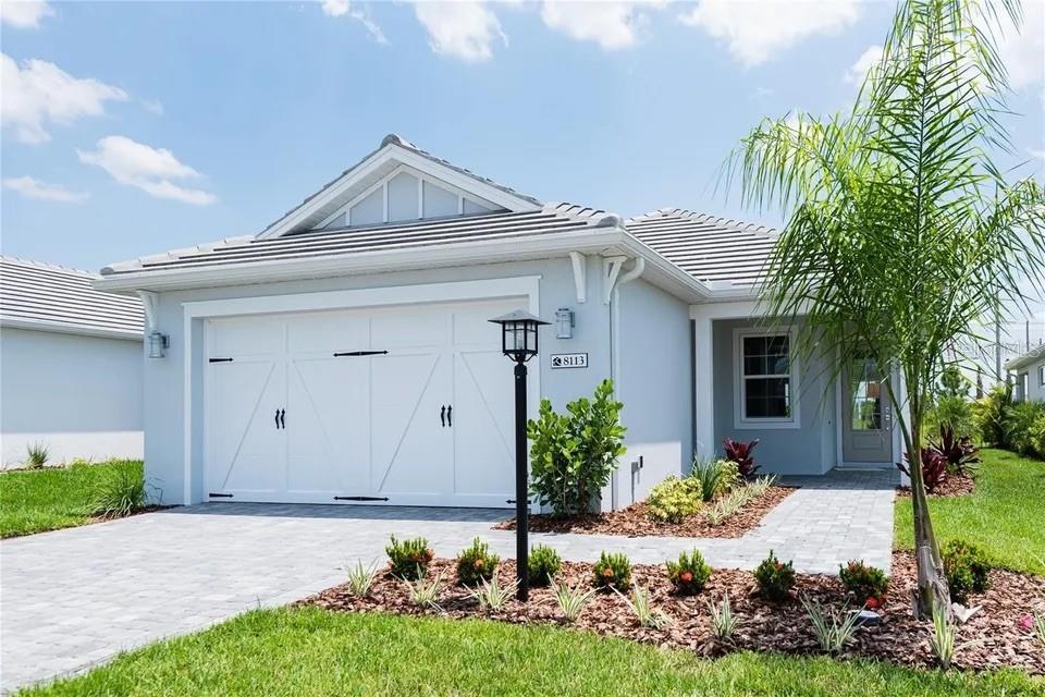 8113 Sternway Rd, Sarasota, FL 34240