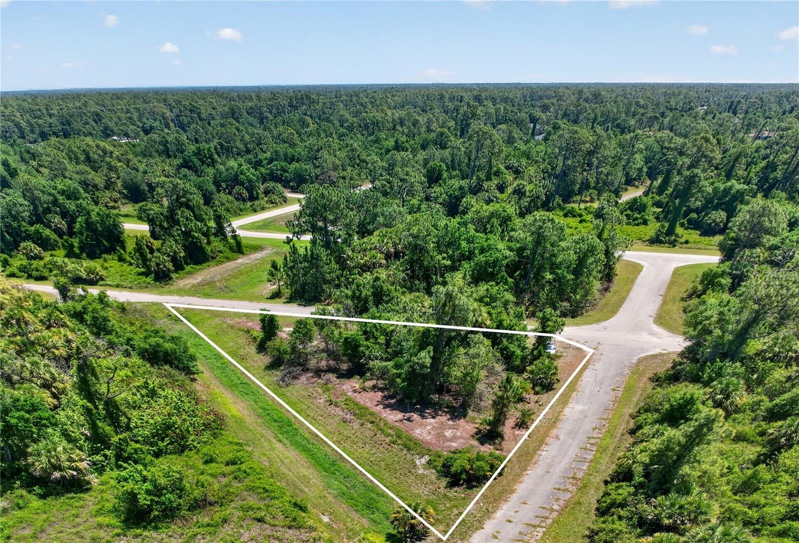 Custer Cir, North Port, FL 34288