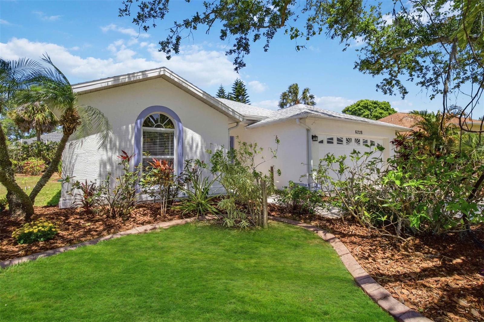 6228 38th St E, Bradenton, FL 34203