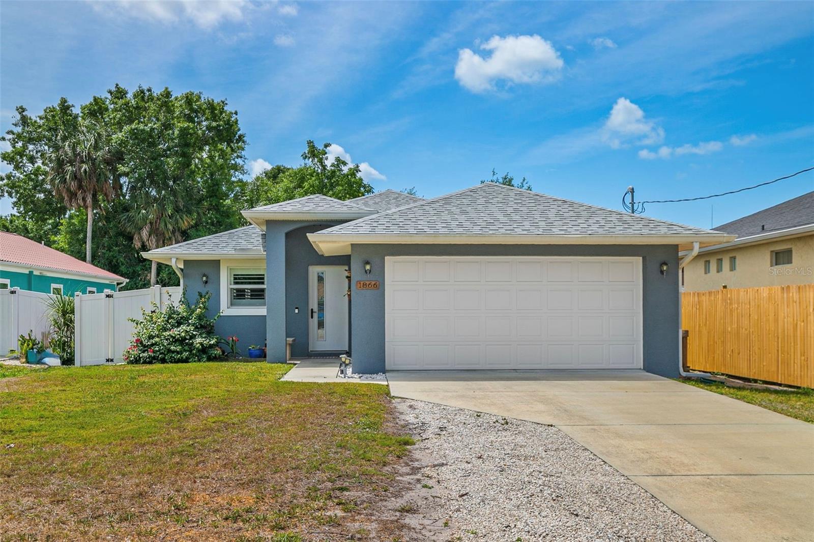 1866 Vamo Dr, Sarasota, FL 34231