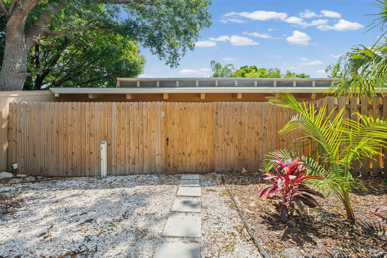 500 N Jefferson Ave #H1, Sarasota, FL 34237