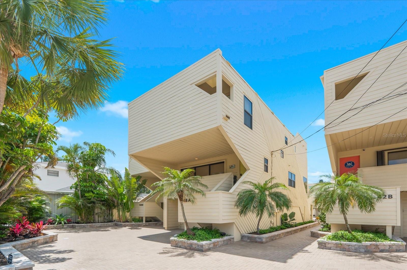 548a Beach Rd, Sarasota, FL 34242