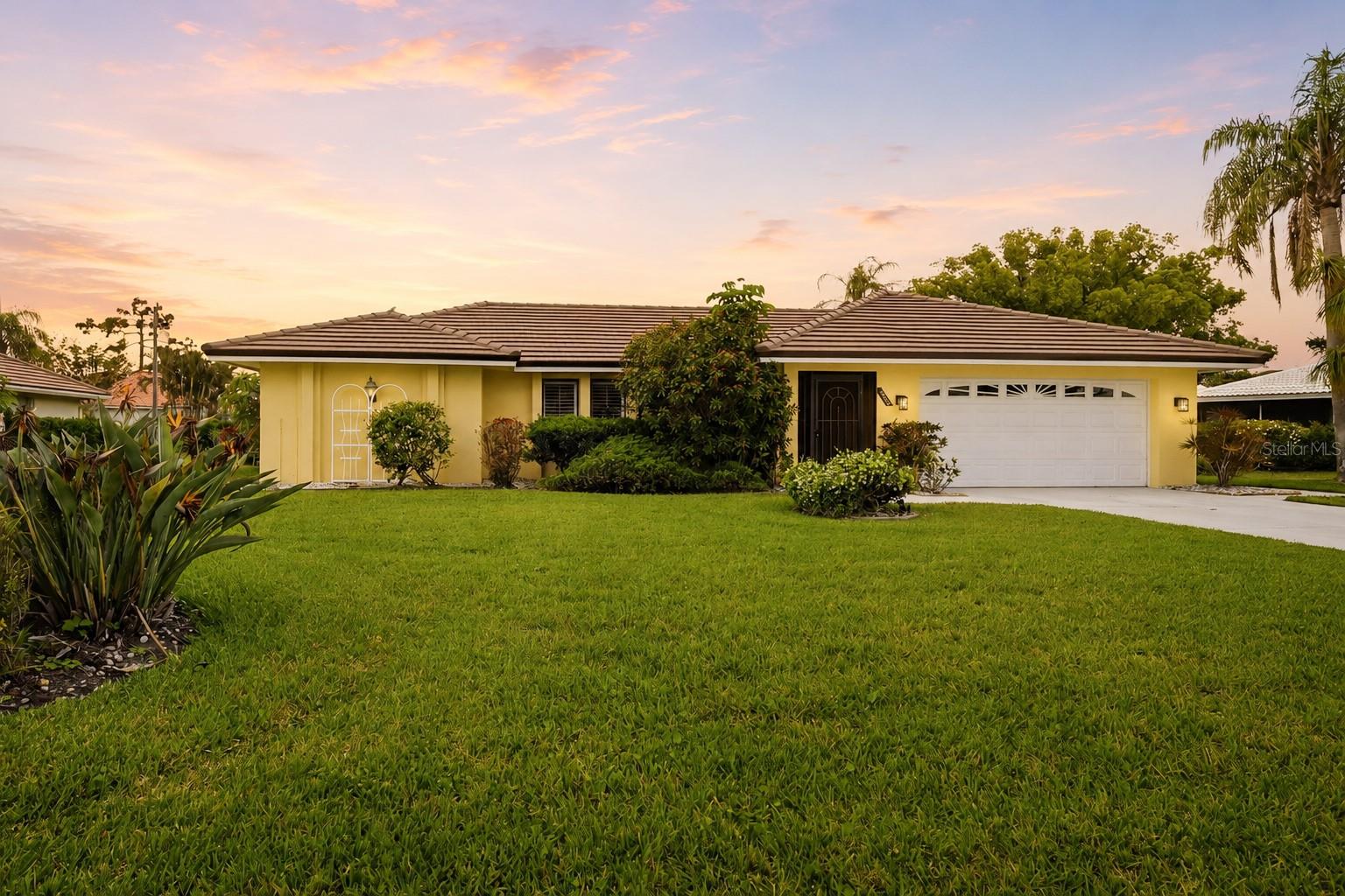 450 Rubens Dr E, Nokomis, FL 34275