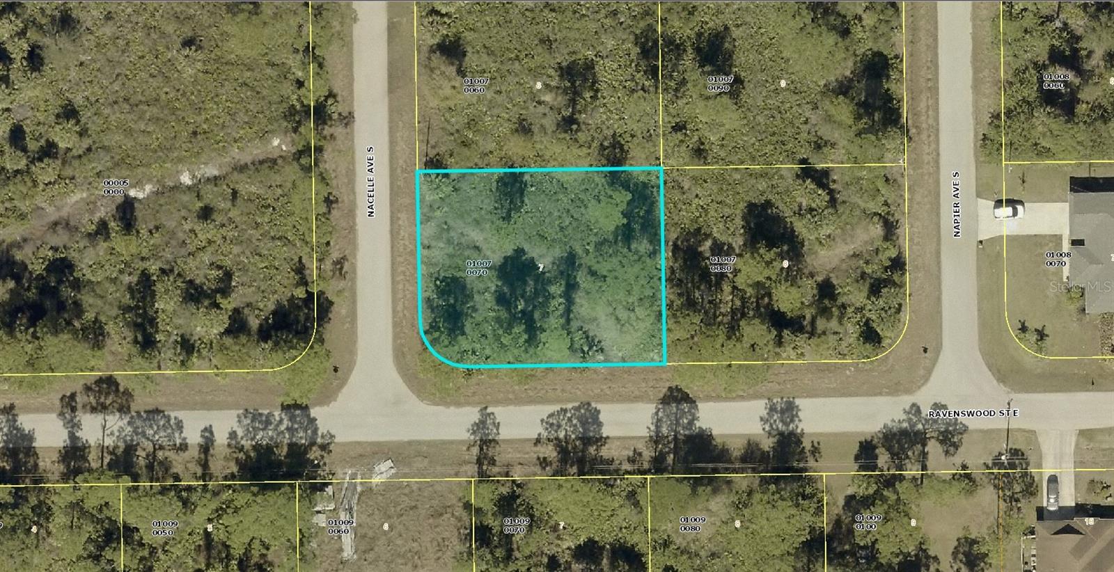 137 Nacelle Ave S, Lehigh Acres, FL 33974