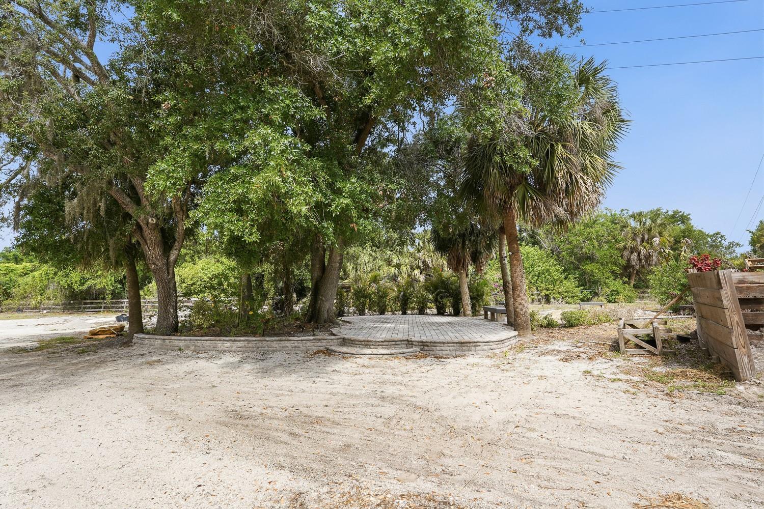 Ranch Rd, Nokomis, FL 34275