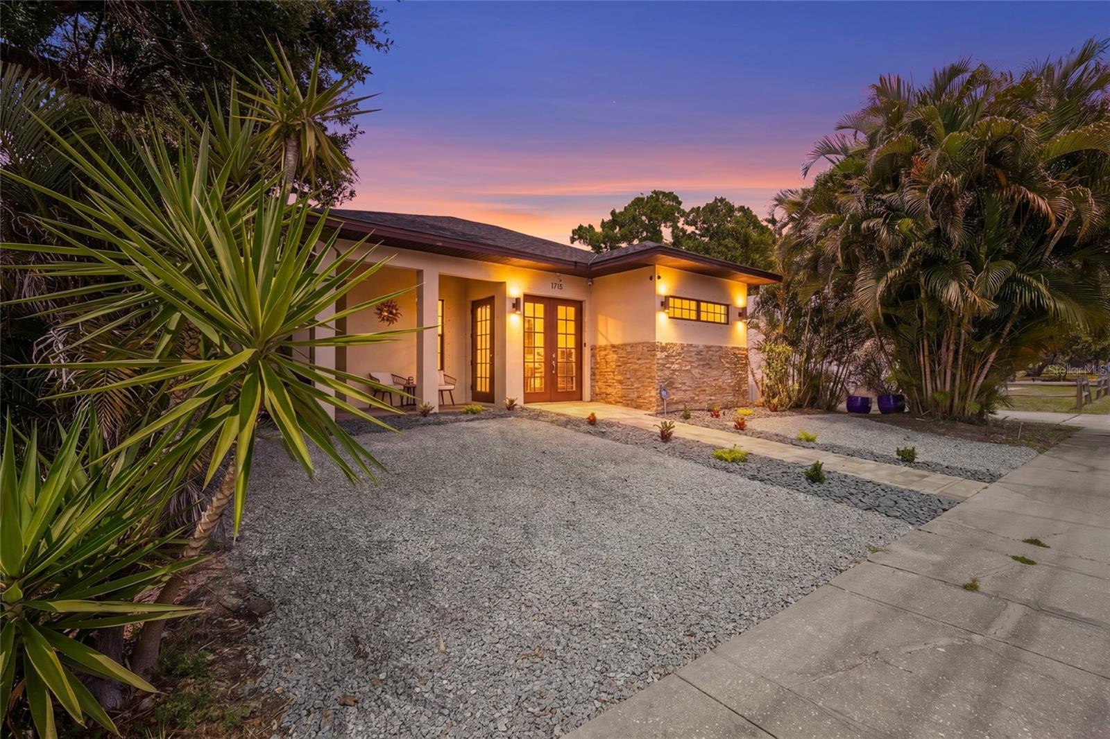 1775 7th St, Sarasota, FL 34236