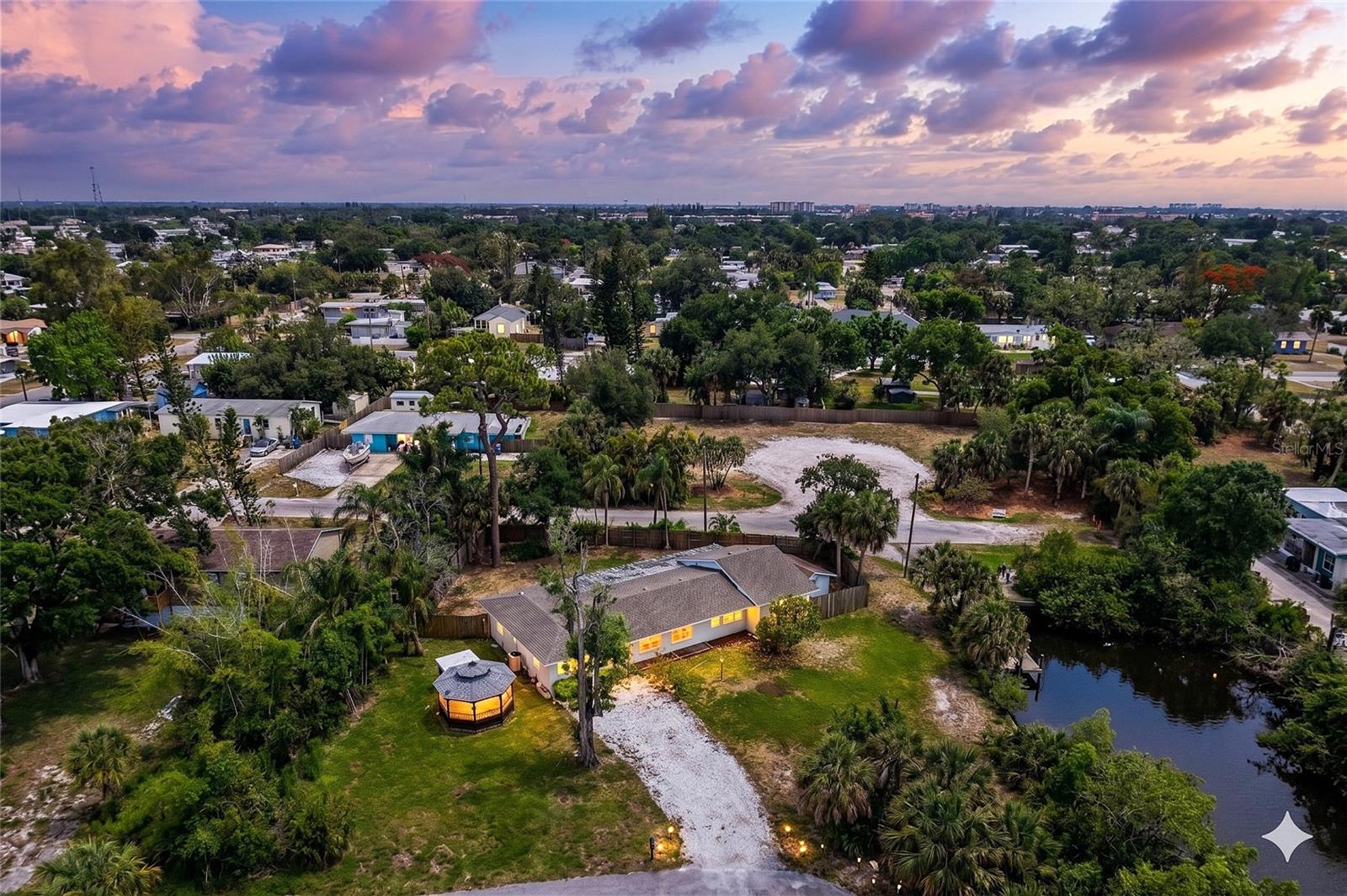 807 Lucille Ave, Nokomis, FL 34275