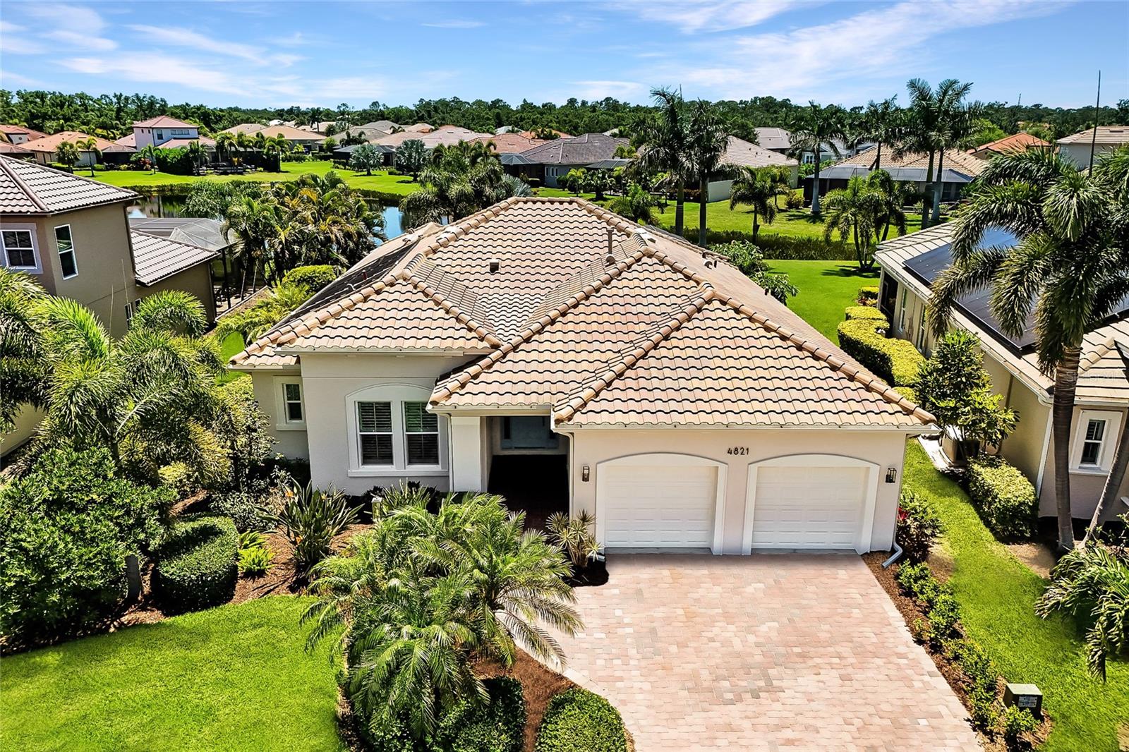 4821 Royal Dornoch Cir, Bradenton, FL 34211