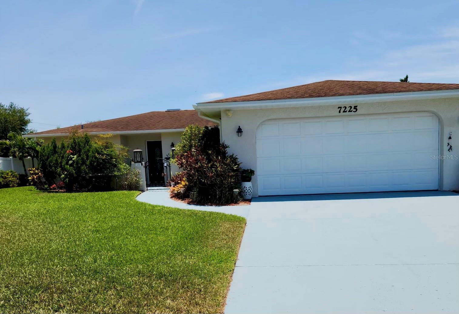 7225 8th Avenue Loop W, Bradenton, FL 34209