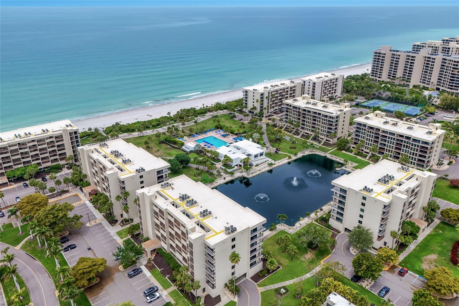 1095 Gulf Of Mexico Dr #102, Longboat Key, FL 34228