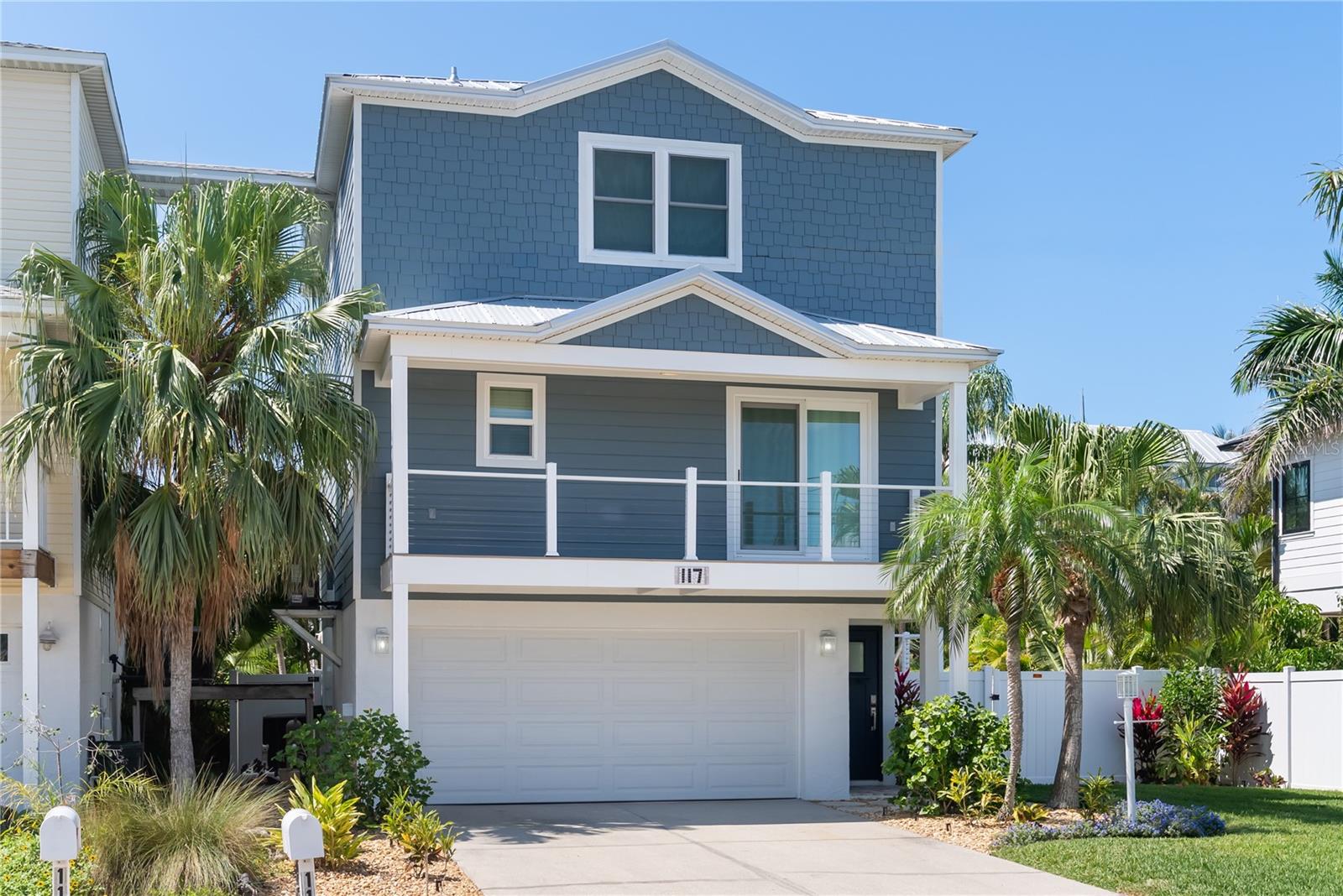 117 51st St, Holmes Beach, FL 34217