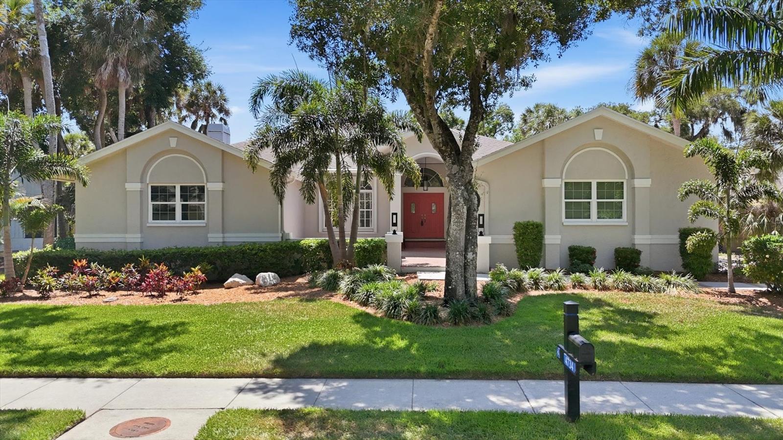 4734 E Trails Dr, Sarasota, FL 34232