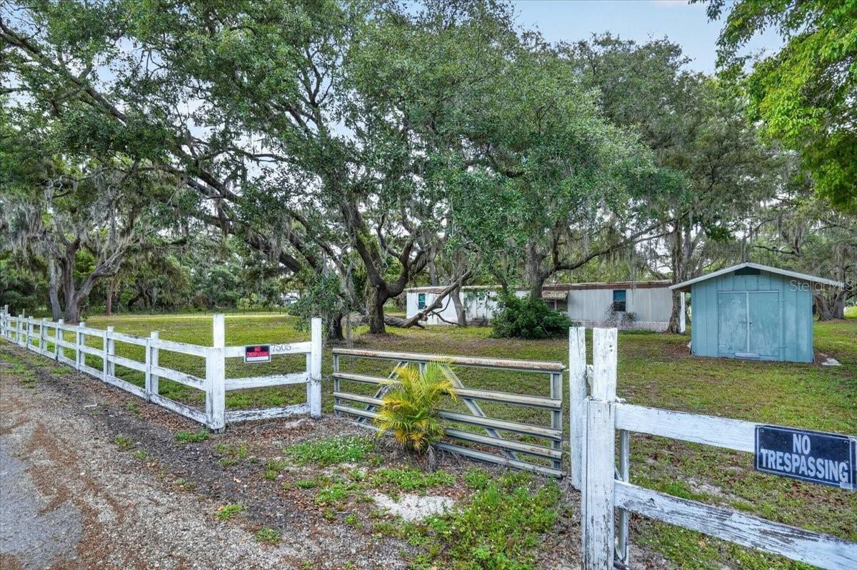 7505 274th St E, Myakka City, FL 34251
