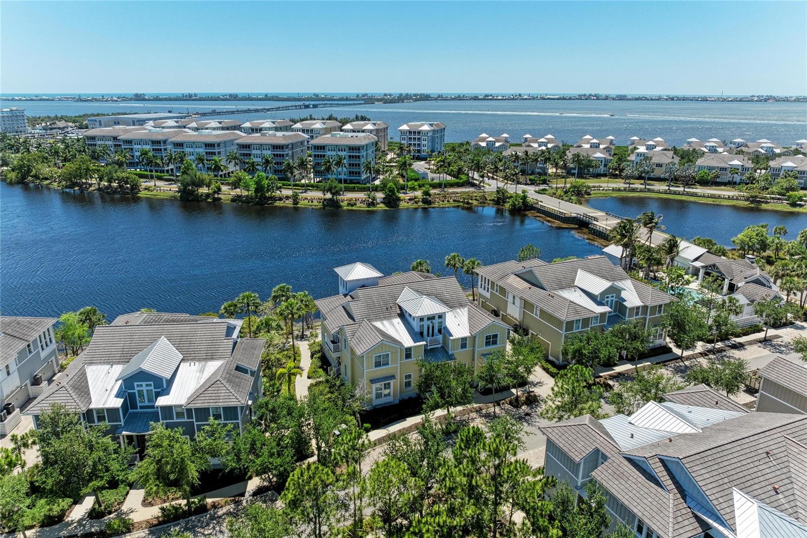 340 Sapphire Lake Dr #201, Bradenton, FL 34209