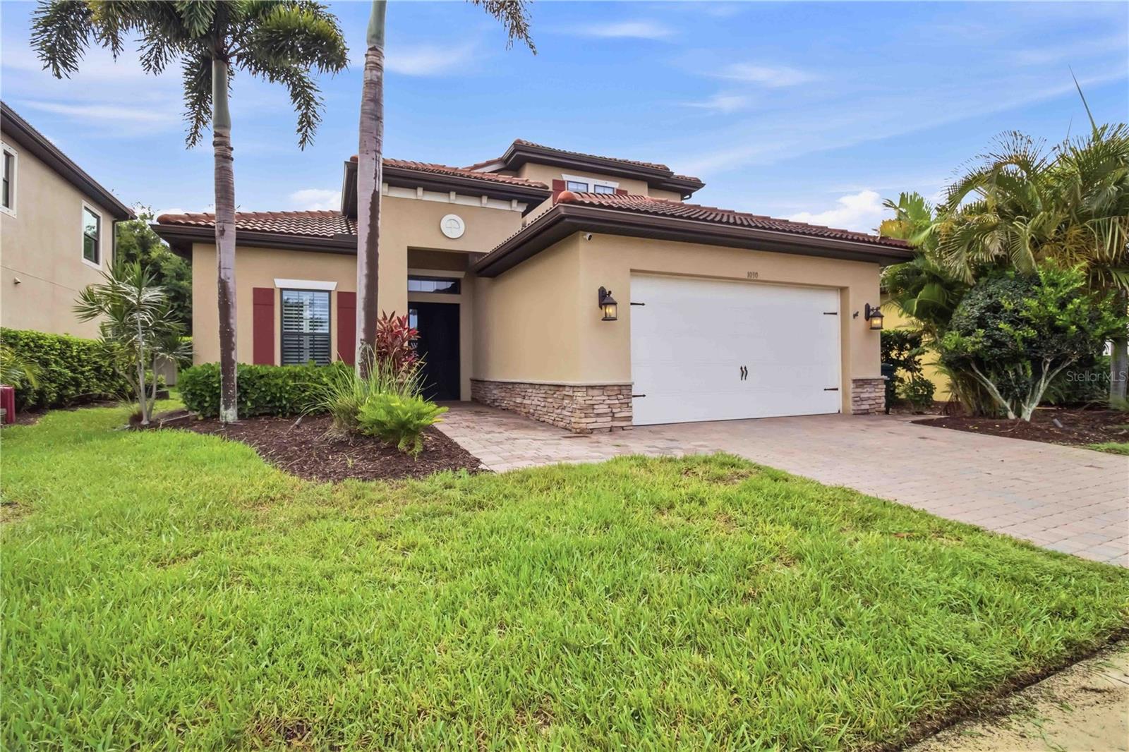 1090 Bradberry Dr, Nokomis, FL 34275