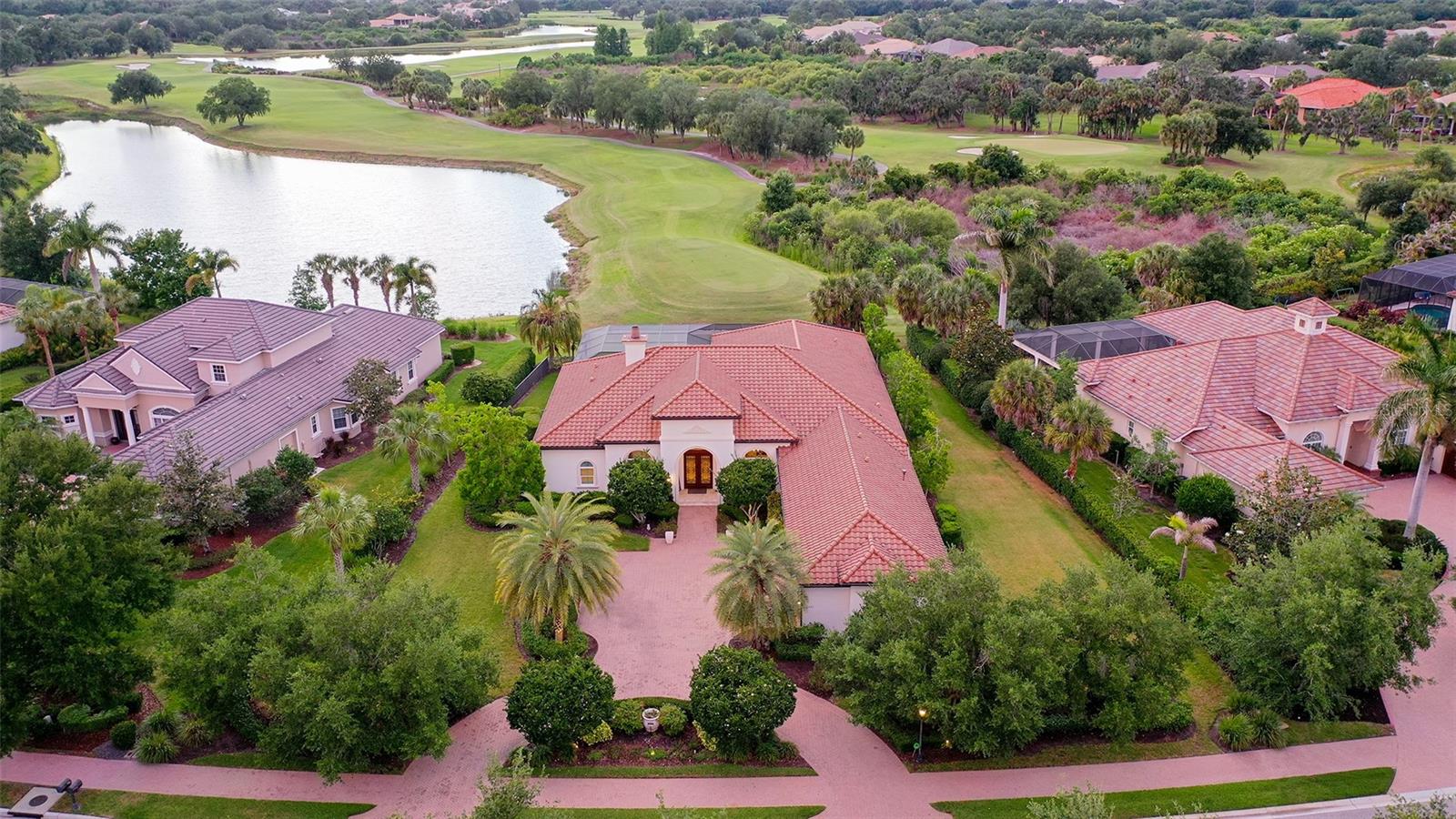 3331 Founders Club Dr, Sarasota, FL 34240