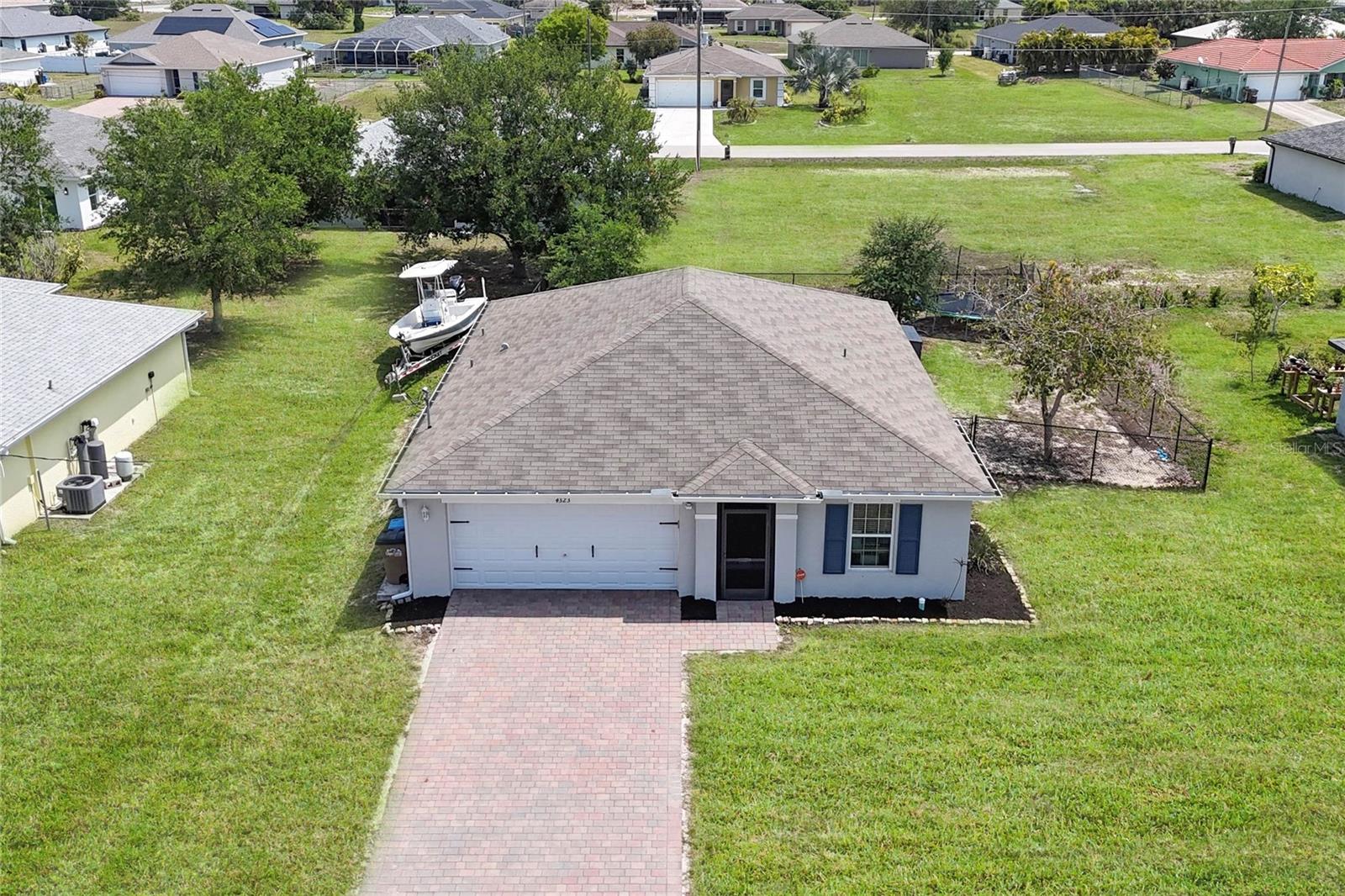 4323 Ne 21st Ave, Cape Coral, FL 33909