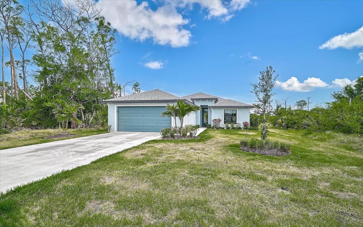 112 Hercules Dr, Rotonda West, FL 33947
