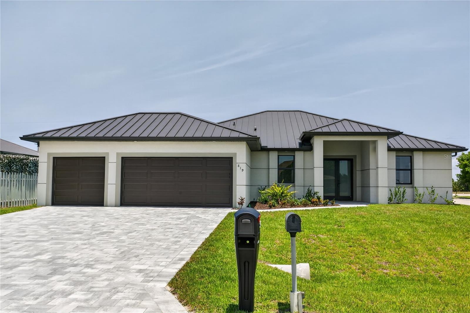 819 Sw 16th Ter, Cape Coral, FL 33991