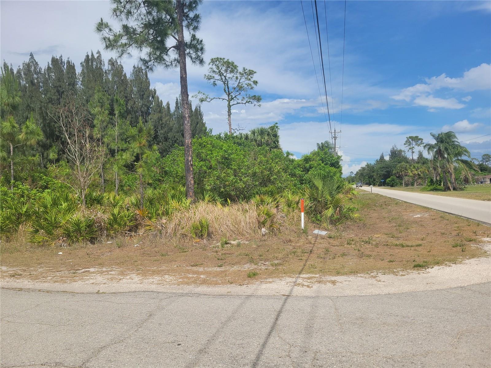 2601 E 10th St, Lehigh Acres, FL 33936