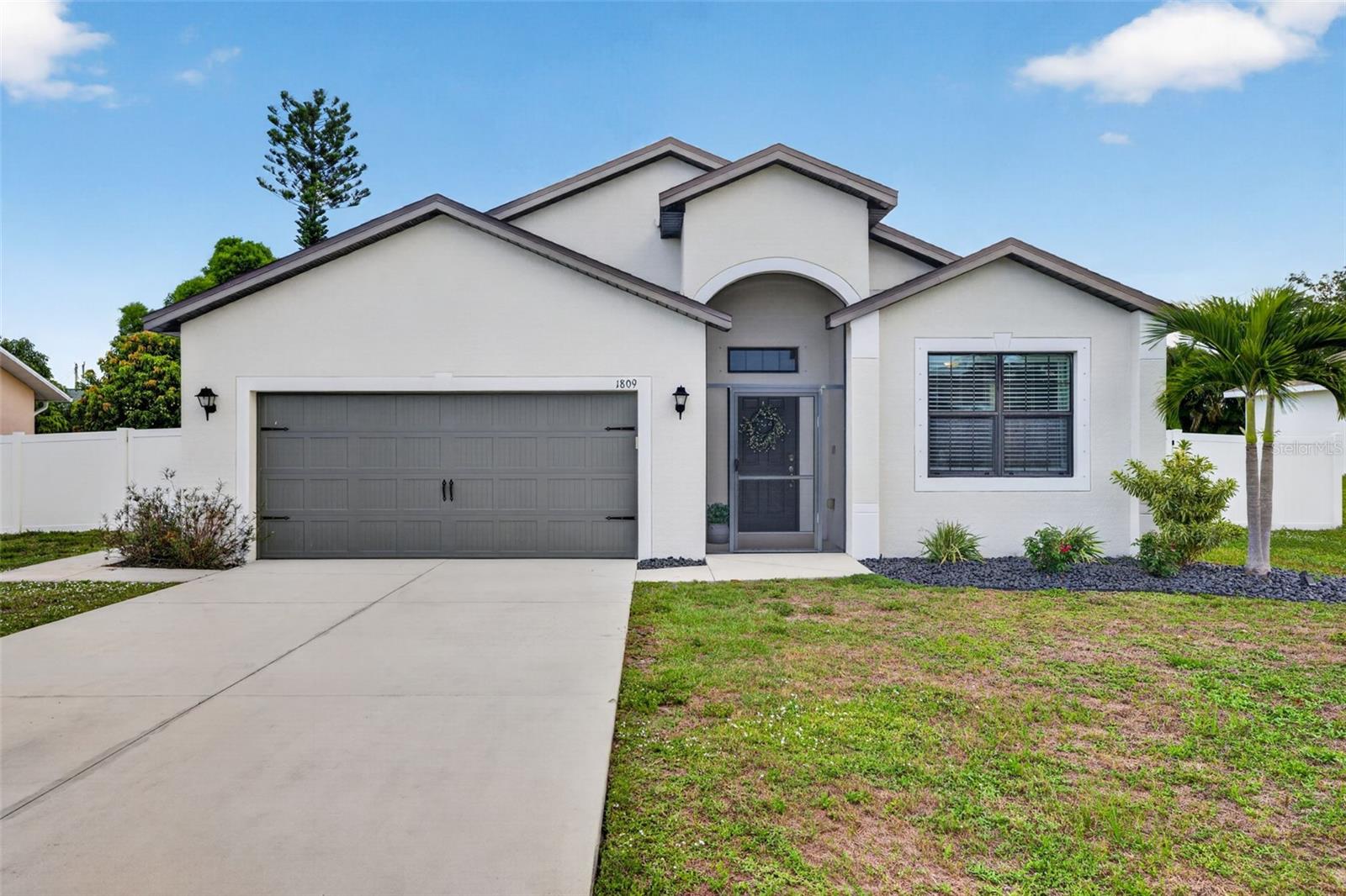 1809 Sw 26th St, Cape Coral, FL 33914