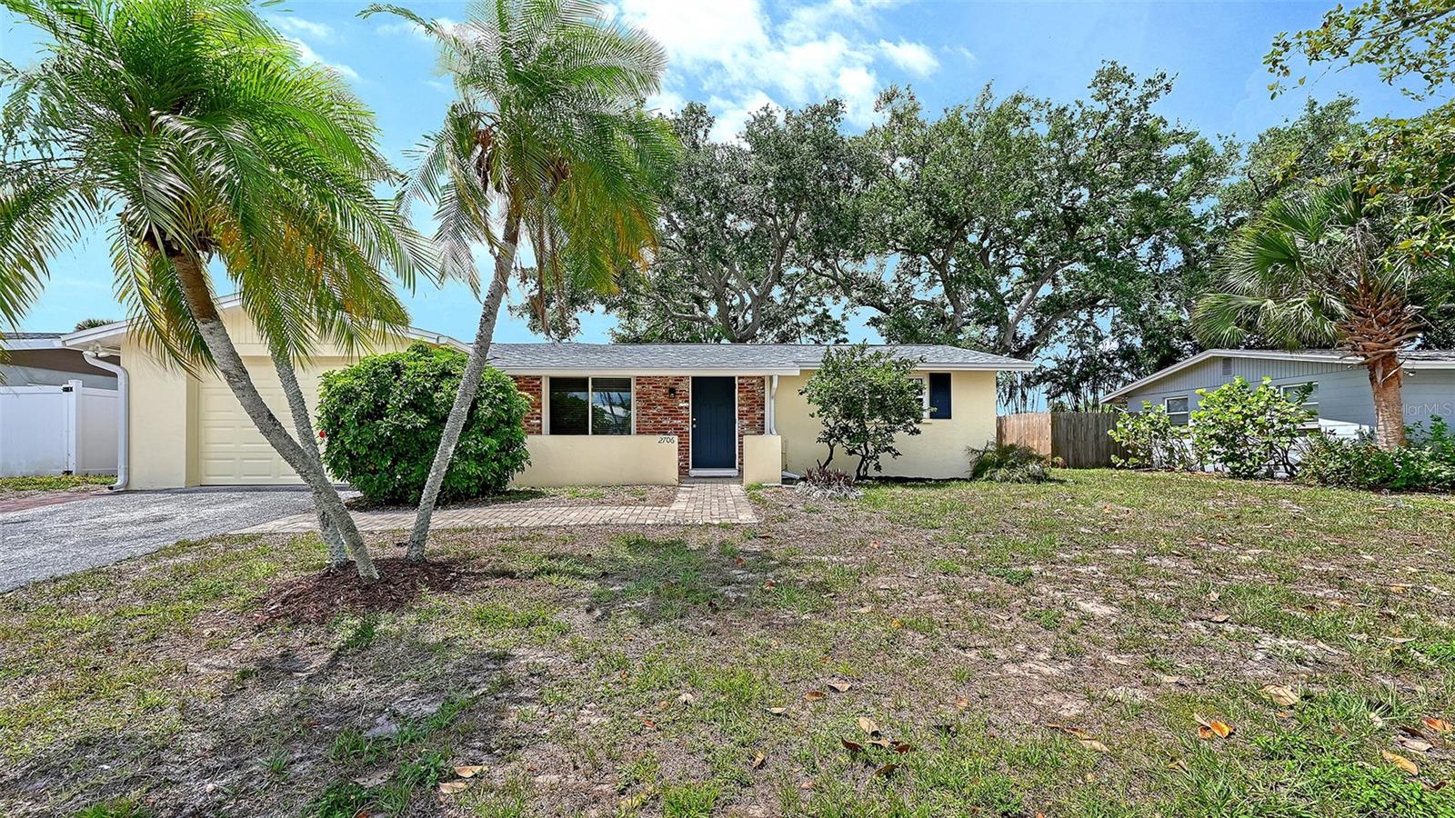 2706 White Sands Dr, Sarasota, FL 34231