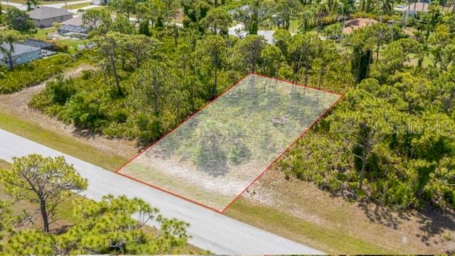 105 Glades Dr, Rotonda West, FL 33947