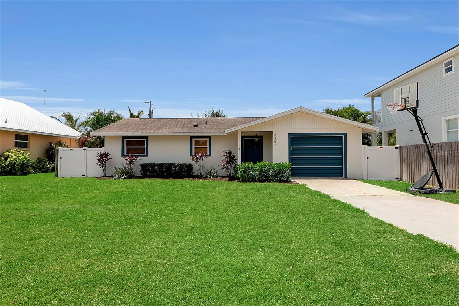 2307 10th St W, Palmetto, FL 34221