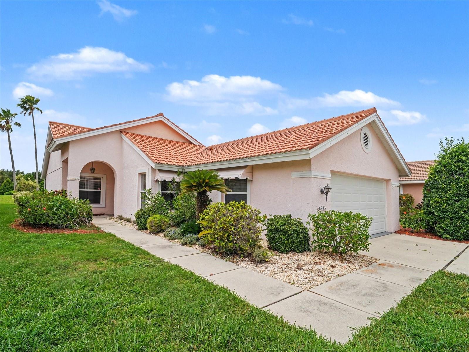 6643 Oakbrooke Cir, Bradenton, FL 34202